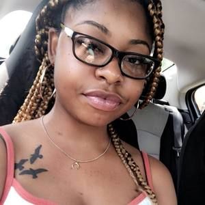 Meet your Posher, Alissia